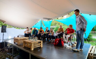AmosFest na Univerzite Komenského ešte prinesie bohatý program, diskusiu s úspešnými absolventami aj živé vystúpenia AmosFest na Univerzite Komenského ešte prinesie bohatý program, diskusiu s úspešnými absolventami aj živé vystúpenia