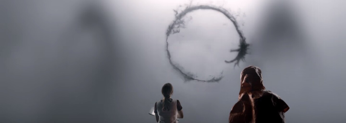 Amy Adams sa vo finálnom traileri pre sci-fi Arrival od režiséra Prisoners a Sicaria pokúša rozlúštiť jazyk a odhaliť úmysly tajomných mimozemšťanov