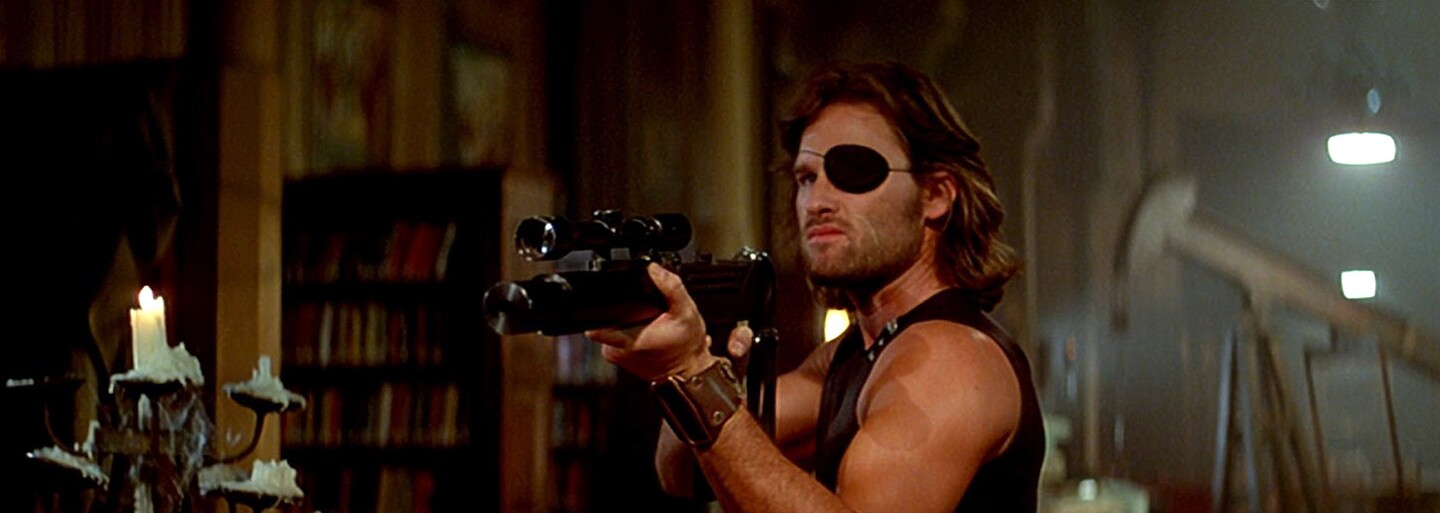 Anarchia, chaos, psychopatickí vrahovia a proti nim Kurt Russell vo svojej životnej úlohe (Tip na film)