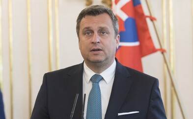Andrej Danko chce, aby sme mali štátnu vlajku pred parlamentom vyššie ako Maďari. Dal postaviť 30-metrový stožiar Andrej Danko chce, aby sme mali štátnu vlajku pred parlamentom vyššie ako Maďari. Dal postaviť 30-metrový stožiar