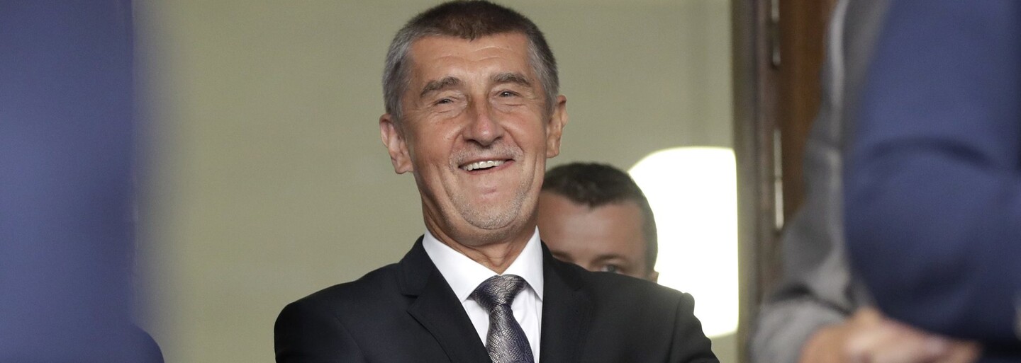 ANO chce v usnesení vyzvat Rakušana k demisi, podle SPD má skončit celá vláda