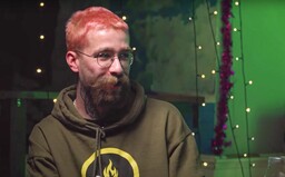 Ano, opravdu se jmenuji Degen, říká autor nejprotivnější show na internetu. Otravuje poctivě pracující lidi po telefonu