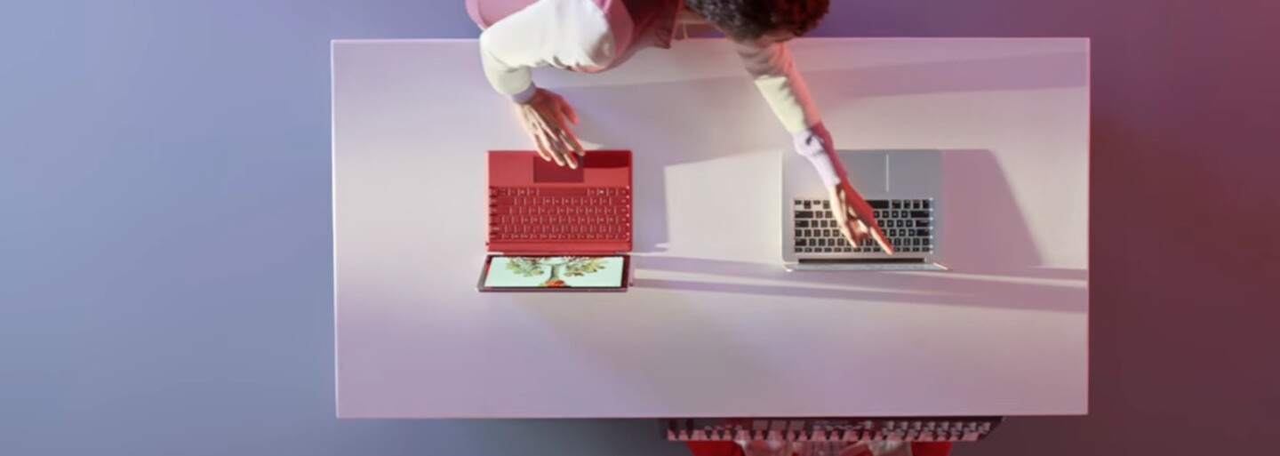 Apple dostalo od Microsoftu ďalšiu facku. Nová reklama porovnáva Surface Pro 4 s laptopom MacBook