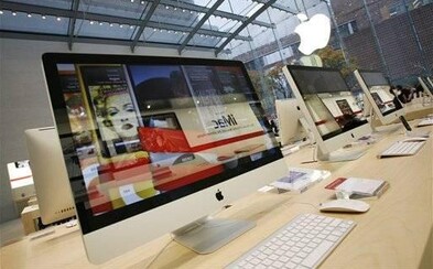 Apple predstavil vylepšenú líniu iMacov a trojicu čarovných zariadení. Ich cena ťa však neokúzli Apple predstavil vylepšenú líniu iMacov a trojicu čarovných zariadení. Ich cena ťa však neokúzli