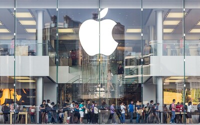 Apple sleduje všechny iPhony, které ukradli během rabovaček z jejich obchodů. Na displejích se objevuje varovná zpráva