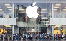 Apple sleduje všetky iPhony, ktoré ukradli počas rabovačiek z ich obchodov. Na displejoch sa zjavuje varovná správa
