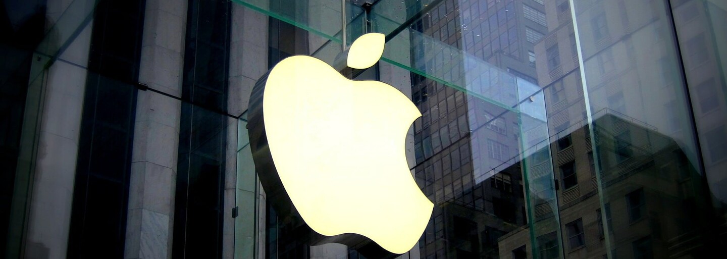 Apple ti už k novému iPhonu nepřibalí sluchátkový adaptér. Budeš si ho muset koupit zvlášť