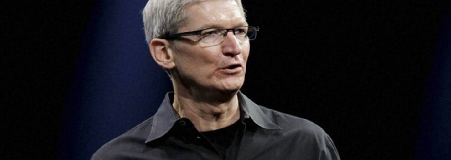 Apple vyrobí méně iPhonů SE i sluchátek. Poptávka klesá kvůli válce