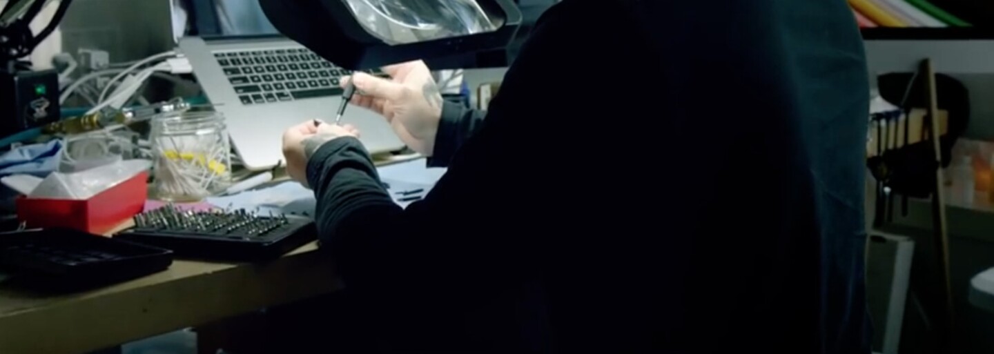 Apple začne prodávat novou knihu s historií jeho jedinečného designu za necelých 300 dolarů