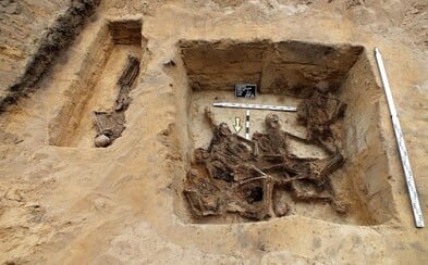 Archeologové našli skryté části z vyhlazovacího tábora v Polsku. Nacisté se neštítili zalévat oběti betonem Archeologové našli skryté části z vyhlazovacího tábora v Polsku. Nacisté se neštítili zalévat oběti betonem