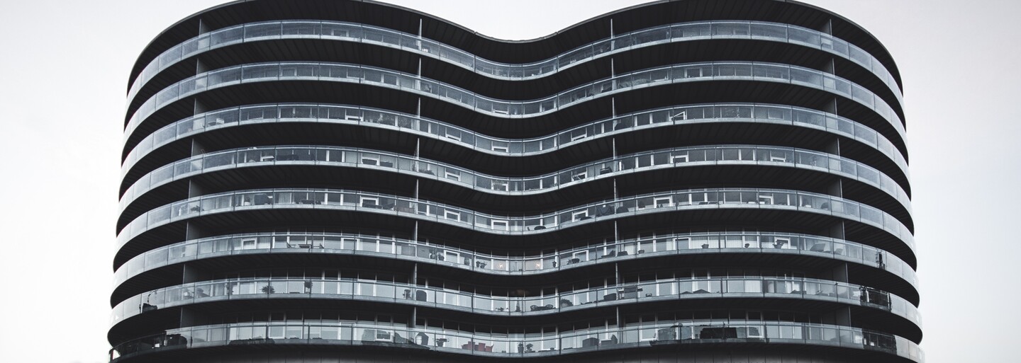 Architekti premenili bývalú obilnú sýpku na futuristický apartmánový dom, ktorý patrí medzi dominanty Kodane