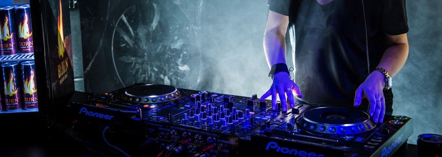 Architektka, ktorej alter ego je DJ-ing. Missberry bude súťažiť na BURN Residency na Ibize už tento mesiac