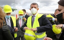 Armáda v Letňanech postaví 500 nemocničních lůžek. Nemáme čas, čísla jsou katastrofální, tvrdí Babiš