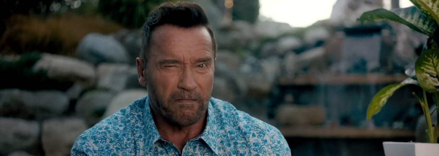 Arnold Schwarzenegger je v akčnej komédii Killing Gunther najlepším zabijakom, ktorý si zo svojich protivníkov robí trhací kalendár