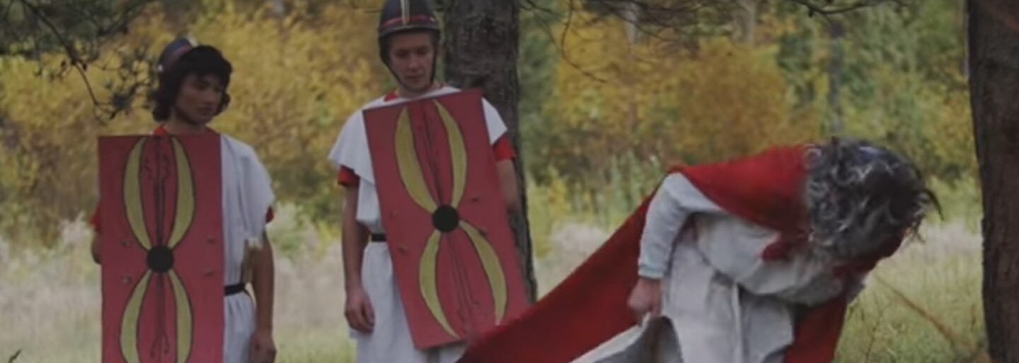 Asterix a Obelix sú hviezdami bitky medzi Rimanmi a Galmi v novej krádeži triednej knihy zo Starej Ľubovne