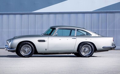 Aston Martin DB5 Paula McCartneyho jde do aukce. Jeho cena se odhaduje na zhruba 40 milionů korun Aston Martin DB5 Paula McCartneyho jde do aukce. Jeho cena se odhaduje na zhruba 40 milionů korun