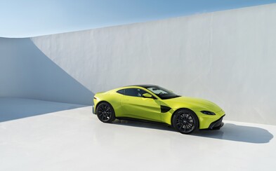 Aston Martin vyťahuje ďalšie eso z rukáva. Nádherný Vantage zaujme dizajnom a ohúri AMG technikou Aston Martin vyťahuje ďalšie eso z rukáva. Nádherný Vantage zaujme dizajnom a ohúri AMG technikou