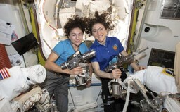 Astronautka 289. dňom vo vesmíre vytvorila rekord. Nachádza sa v ňom dlhšie, než akákoľvek žena pred ňou