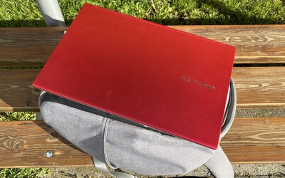 Asus VivoBook S15 – výdrž i 8 hodin, cena kolem 21 tisíc korun. Co víc potřebuješ od notebooku na každý den?