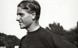 Atlet Zdeněk Koubek trhal rekordy jako Zdeňka Koubková. Po odhalení, že je mužem, o všechny přišel