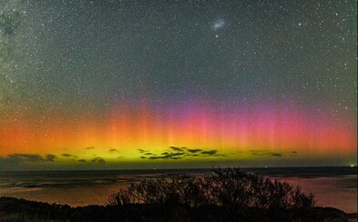 Australané se v posledních dnech těší z magické polární záře u jižního pólu. Aurora Australis není jen romantická, ale i nekonečná Australané se v posledních dnech těší z magické polární záře u jižního pólu. Aurora Australis není jen romantická, ale i nekonečná