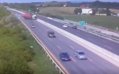 Autentické video zachytáva prevrátenie kamiónu na slovenskej diaľnici. Zo sekundy na sekundu zostalo vozidlo neovládateľné Autentické video zachytáva prevrátenie kamiónu na slovenskej diaľnici. Zo sekundy na sekundu zostalo vozidlo neovládateľné