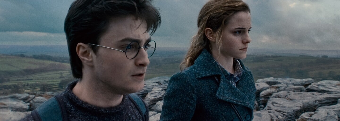 J. K. Rowling doporučuje knižní tituly. Její výběr zahrnuje Farmu zvířat nebo Shakespeara