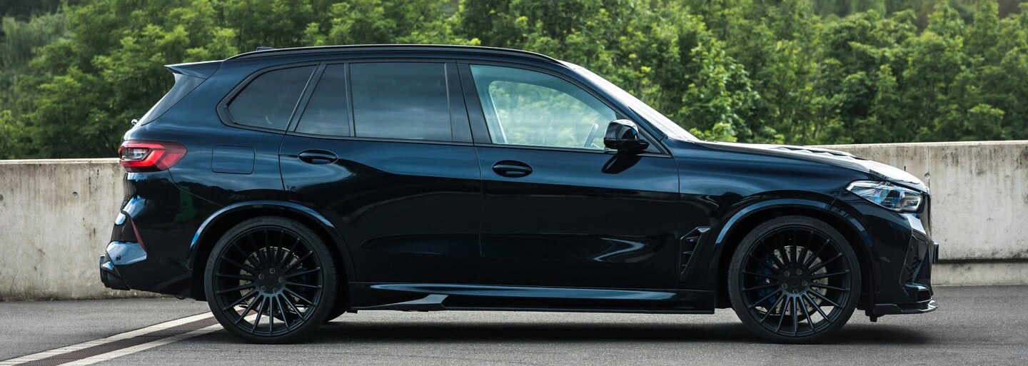 Až 730 koní a 900 Nm ponúka brutálne BMW X5 M po zásahoch renomovaného úpravcu Manhart