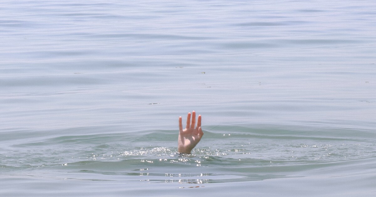 Co se děje s tvým tělem, když spadneš do ledové vody? Tělo zažije podobný šok jako po srážce s autobusem