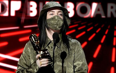 Co oblékly celebrity na Billboard Music Awards 2020? Lizzo svým outfitem vyzvala k volbám, Billie Eilish se zahalila do Gucci