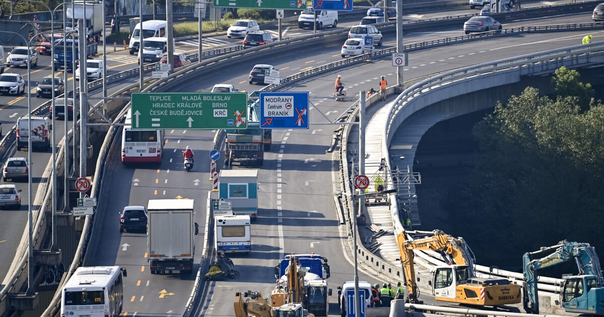 Barrandovský most čekají dopravní omezení kvůli opravám. Kdy a kde?