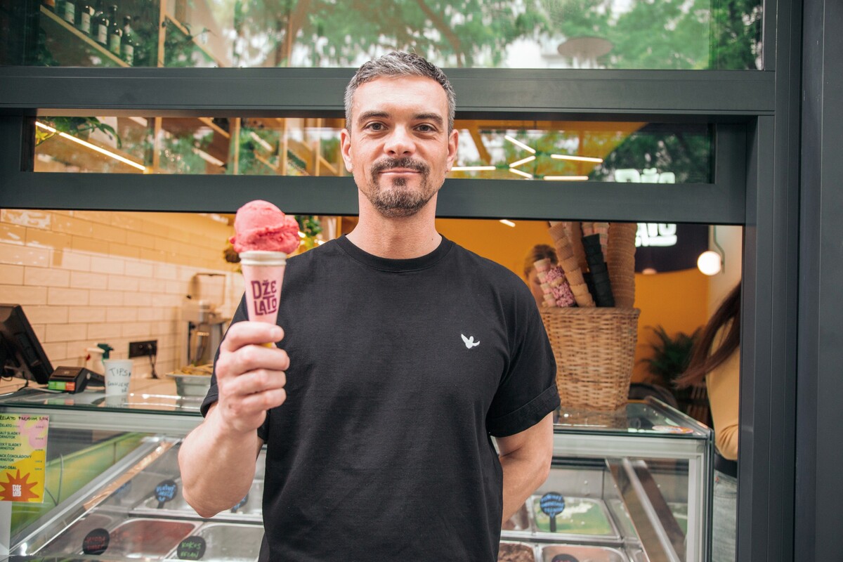 Peter momentálne pôsobí ako zmrzlinový technológ na Slovensku a v Južnej Kórei.