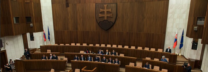 Všetko, čo by si mal vedieť o kandidátkach strán, ktoré sa uchádzajú o hlasy v parlamentných voľbách