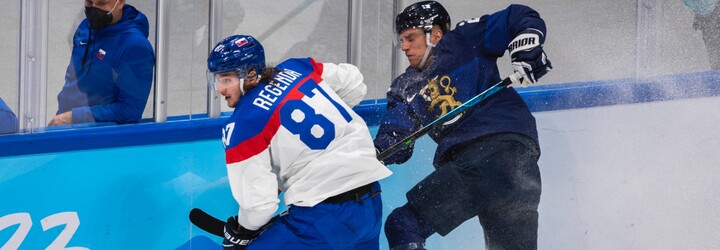 ZOH 2022 V PEKINGU: Slovensko prehralo v úvodnom zápase proti Fínsku. Dva góly strelil 17-ročný Juraj Slafkovský