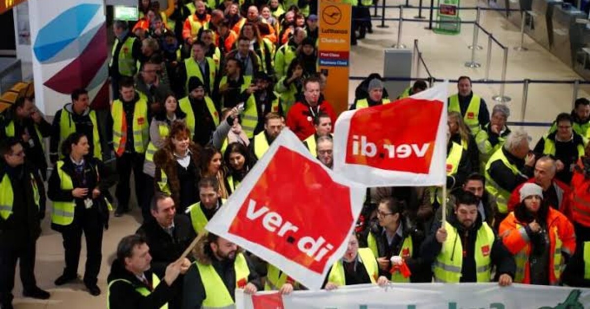 Velká evropská letiště dnes ruší stovky letů. Desetitisíce cestujících mají velký problém