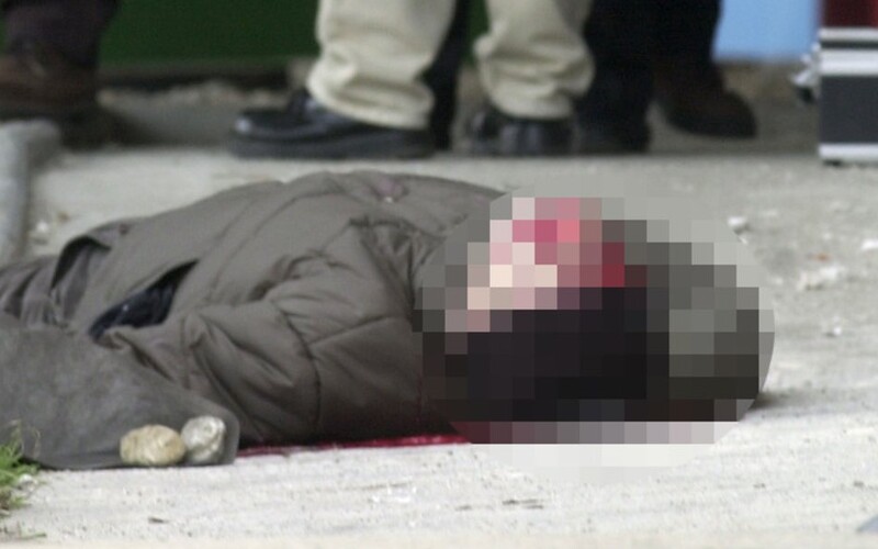 Vojna slovenskej mafie a Albáncov bola násilná. Atentátnikovi vybuchol v ruke granát, jeho telo letelo niekoľko metrov. „Prekvapilo ma, že na nezakryté telo zavraždeného sa niekoľko desiatok minút mohli pozerať okoloidúci, ktorých priblíženiu sa k autu spočiatku nikto nebránil,“ povedal pre Refresher o vražde obávaného bratislavského mafiána kriminovinár Vladimír Donner.