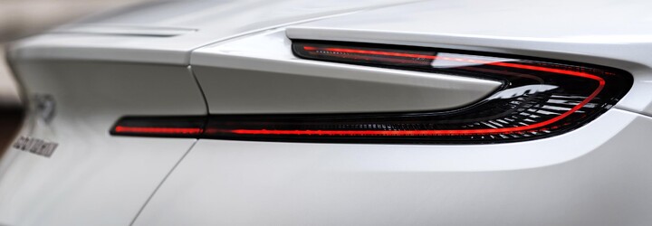 Spolupráce značek Aston Martin a AMG přináší nové ovoce. Půvabná DB11 dostala německou V8