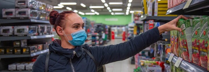 PŘEHLED: Jaké obchody mají i přes 28. říjen otevřeno?
