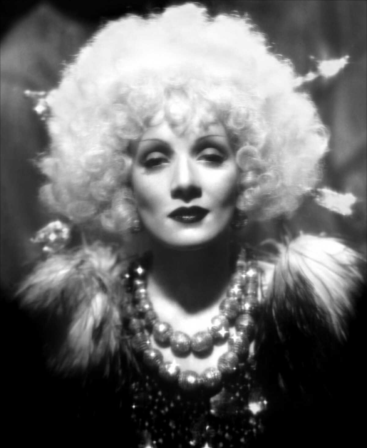 Herečka Marlene Dietrich vo filme Blonde Venus.