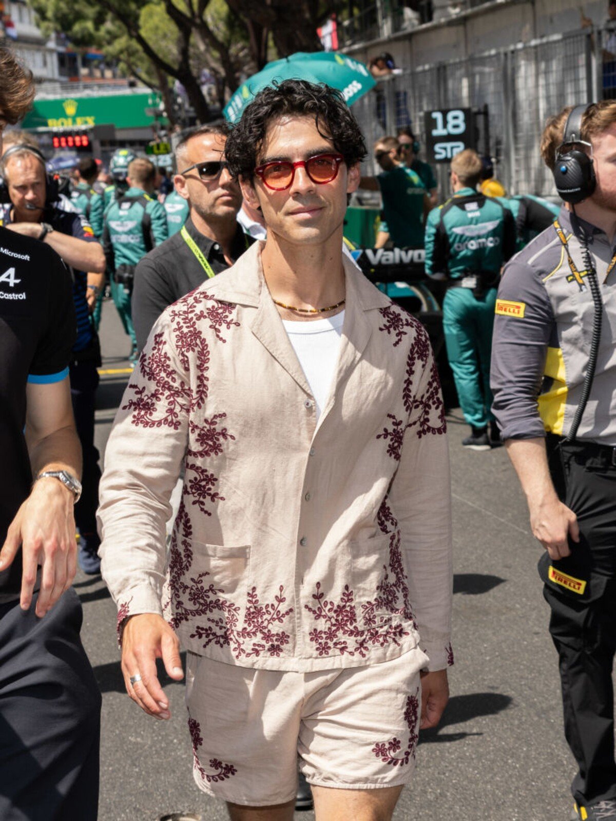 Joe Jonas na monackém Grand Prix v roce 2024.