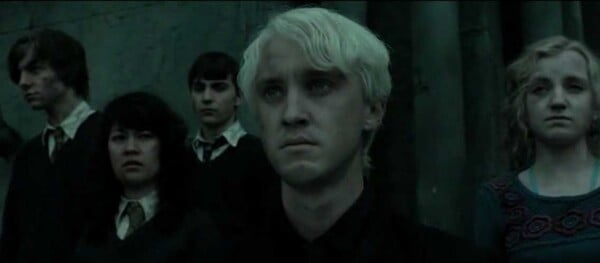 Kto presvedčí Draca Malfoya, aby sa v poslednom filme po záverečnom boji pridal na stranu Voldemorta?