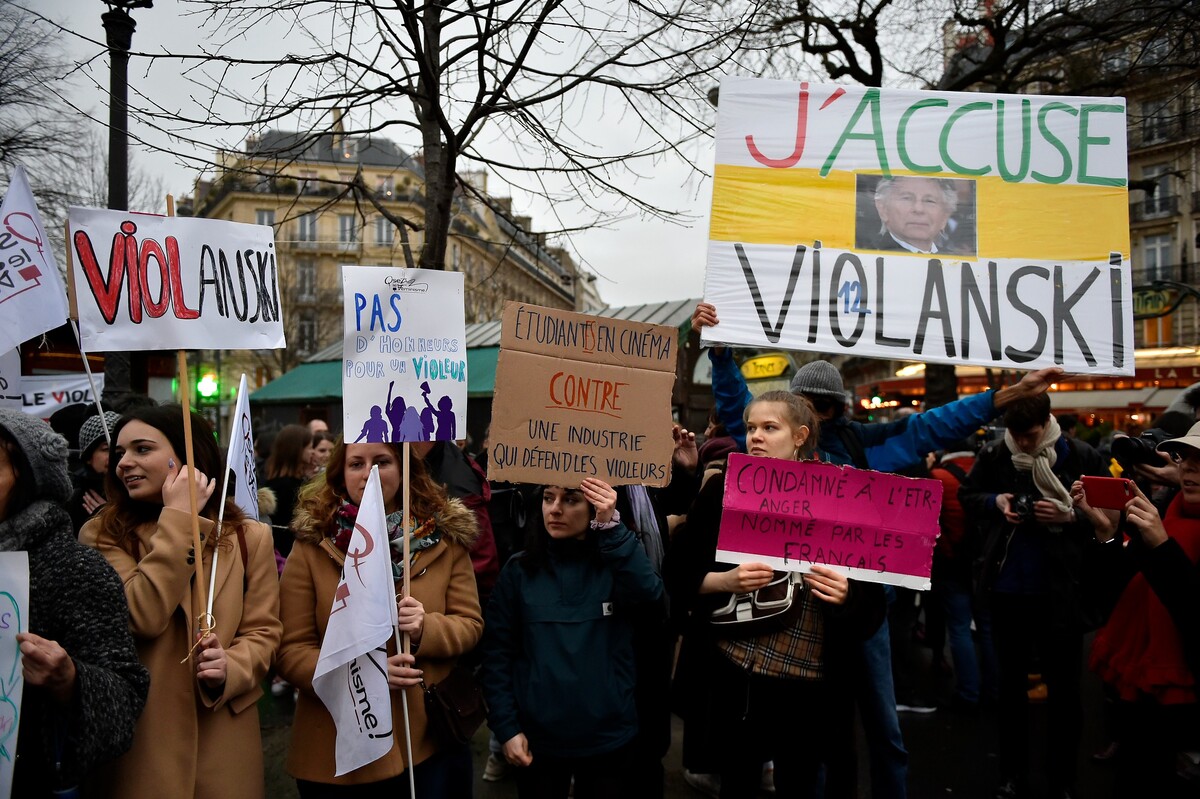 Protesty proti Romanu Polanskému pokračují nadále. Tento se odehrál v roce 2020.