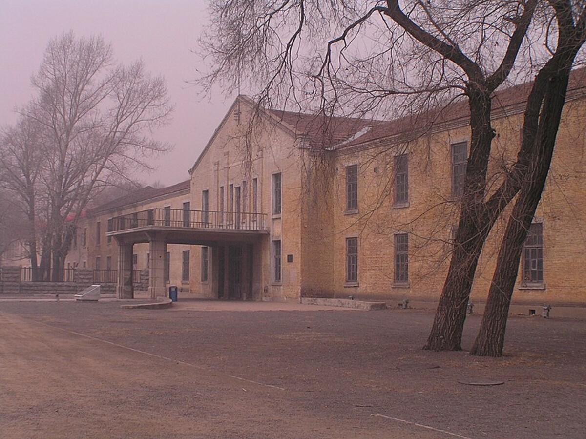 Budova bývalej základne jednotky 731 v meste Charbin.