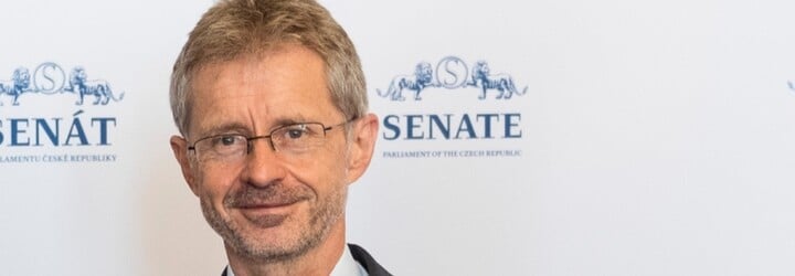 Předseda Senátu Vystrčil podá oficiální žádost o prognózu vývoje zdravotního stavu prezidenta Zemana