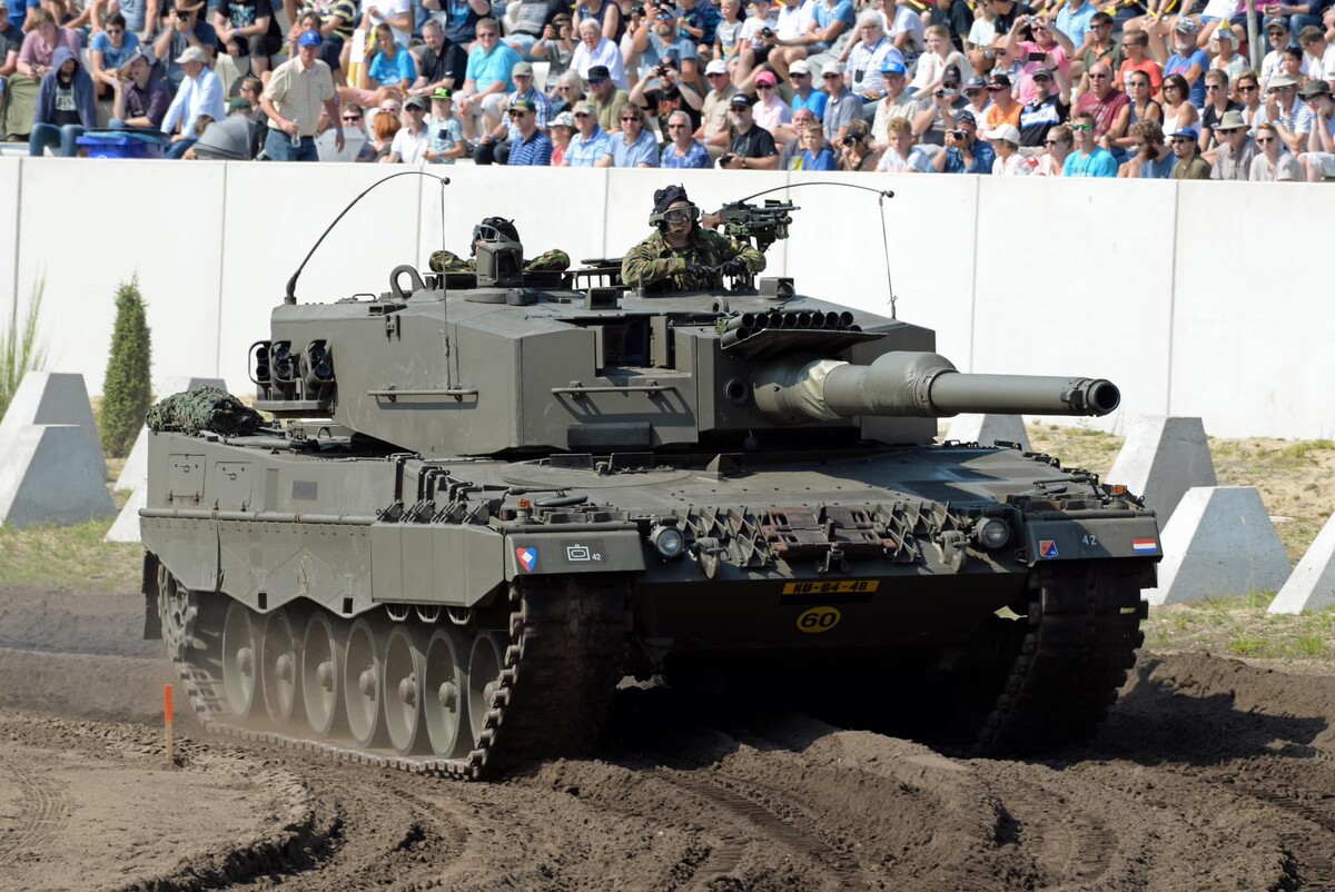 Leopard 2A4. 