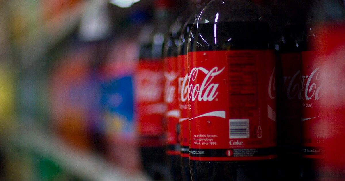 Coca-Cola zvýšila ceny a v 1. čtvrtletí si pěkně namastila kapsy
