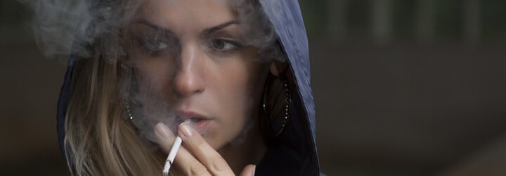 Čech vykouří v průměru 53 cigaret týdně a vypije 7 piv. Nový průzkum ukazuje klady i zlozvyky místních