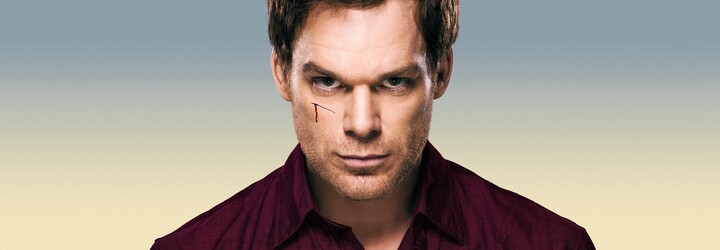 Dexter se raduje z nové oběti, kterou připoutal ke stolu. Seriálový vrah je zpět