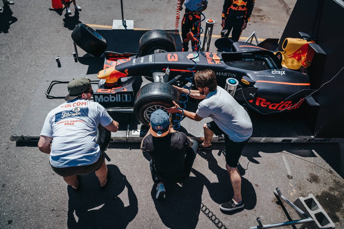 Red Bull pit stop