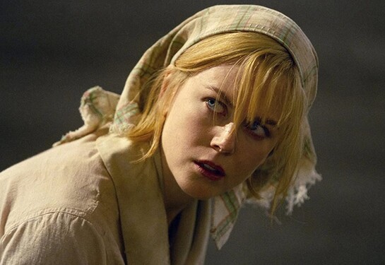 Nicole Kidman se před hereckou kariérou živila jako:
